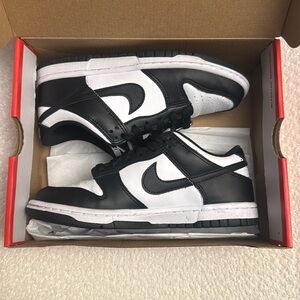 Nike Panda Dunks
